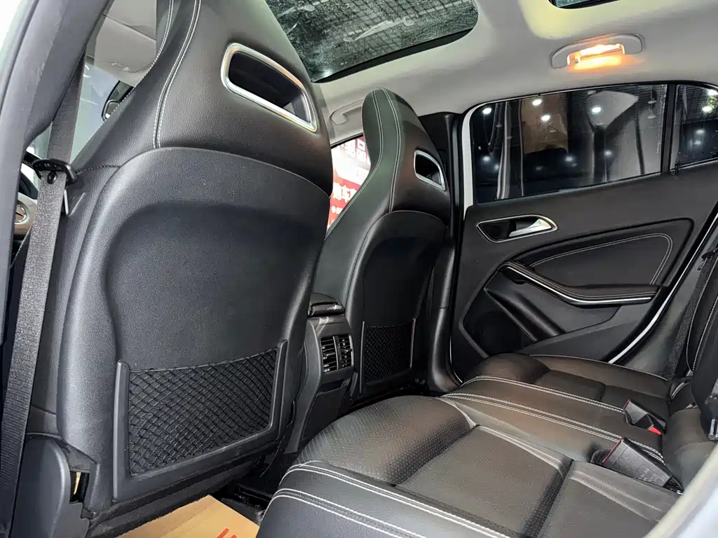 Mercedes-Benz GLA 2017 — фото 16