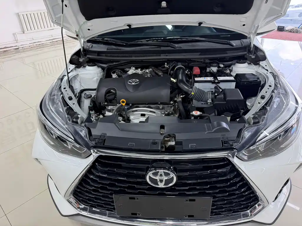 Toyota Yaris L 2022 — фото 20