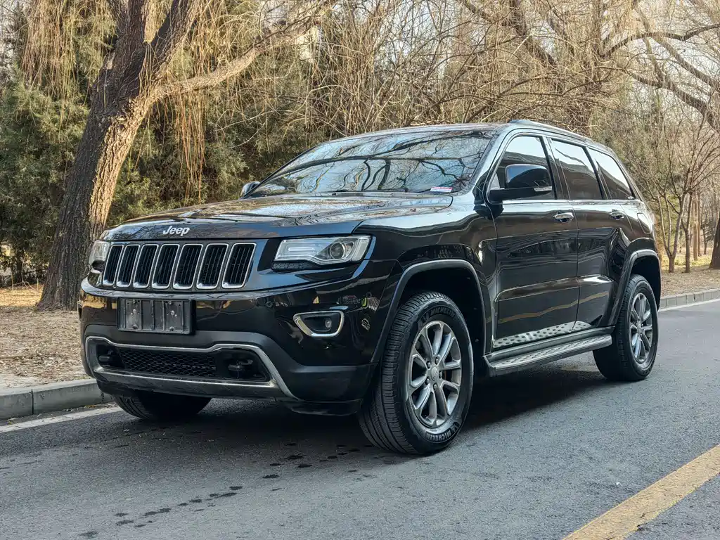 Jeep Grand Cherokee 2014 — фото 1