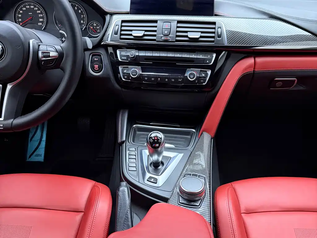 BMW M4 2018 — фото 15