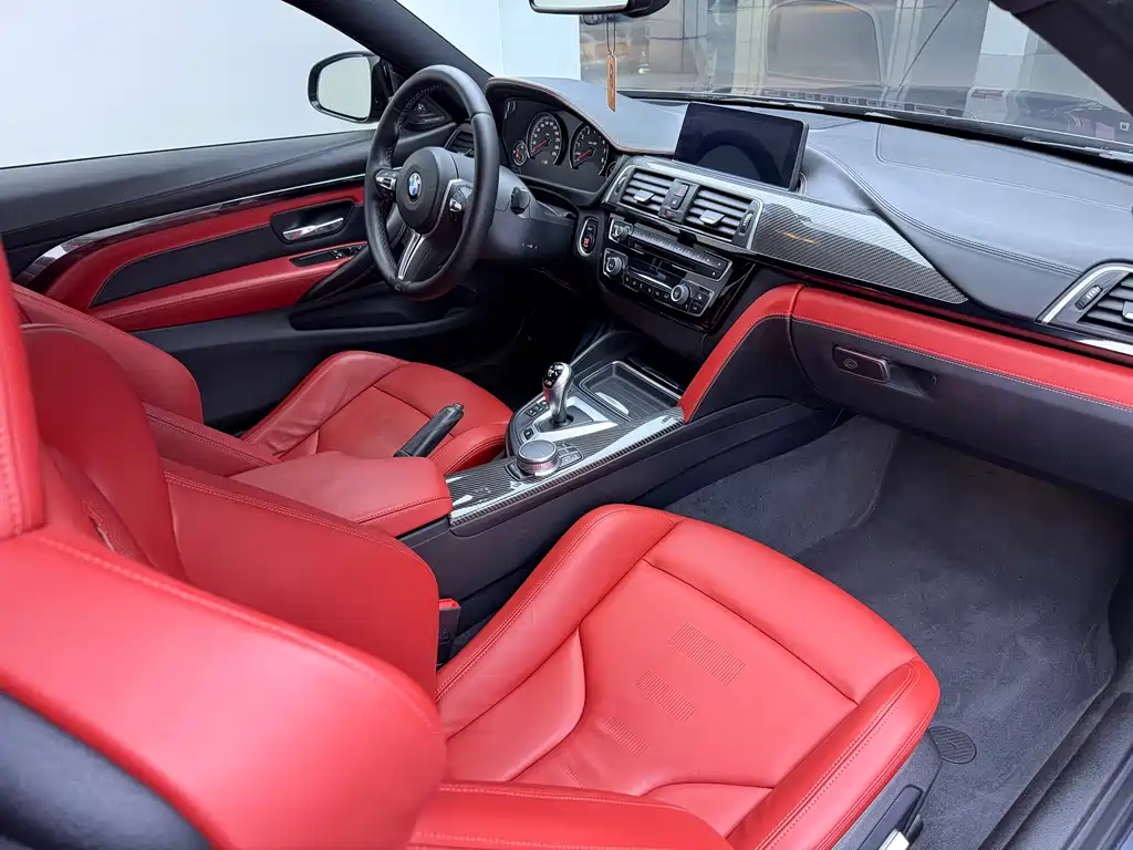 BMW M4 2018 — фото 11