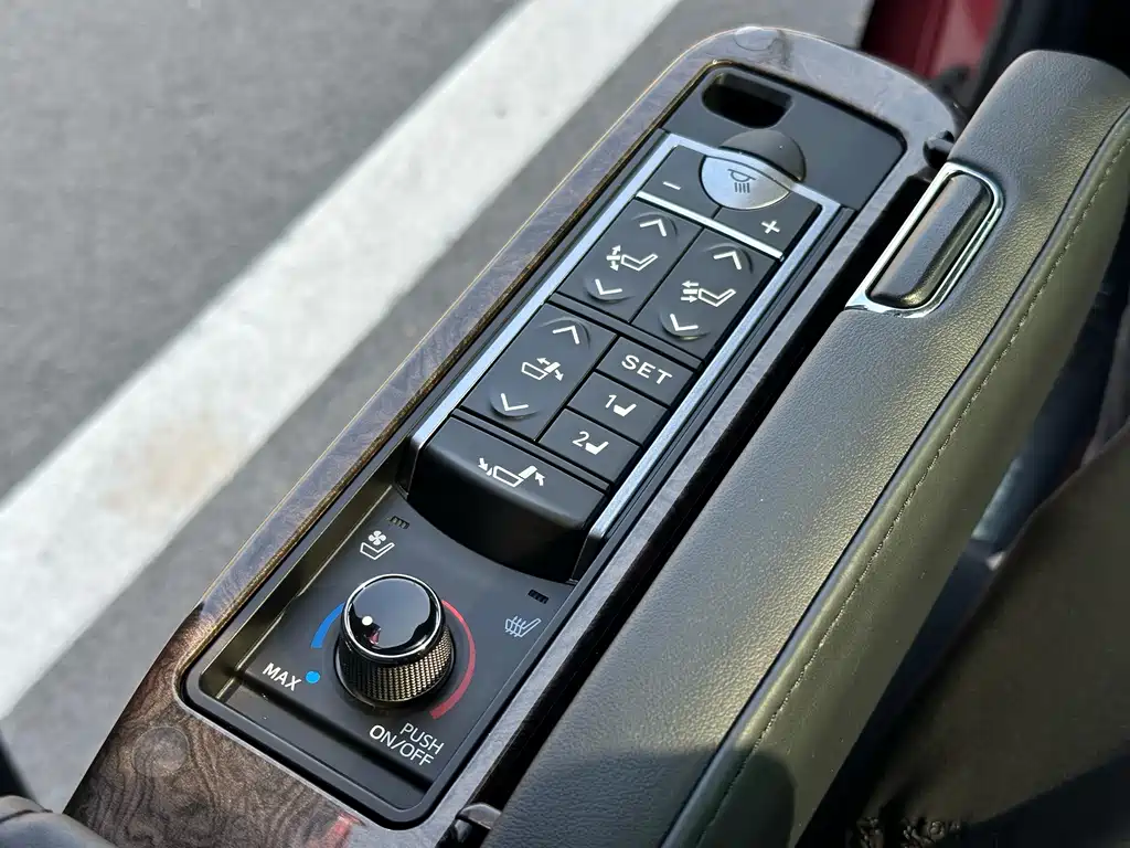 Toyota Vellfire 2022 — фото 23