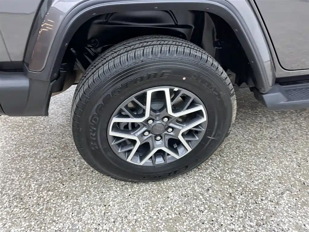 Jeep Wrangler PHEV 2023 — фото 11