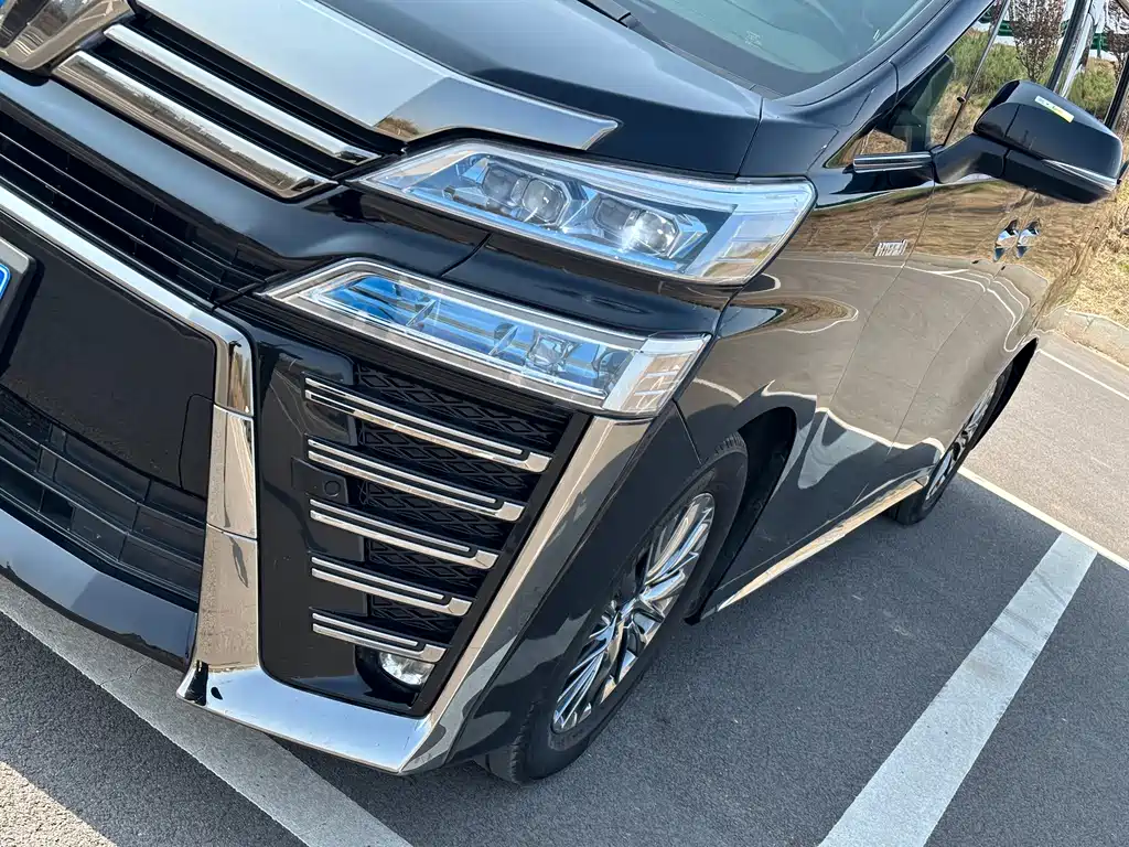 Toyota Vellfire 2022 — фото 7