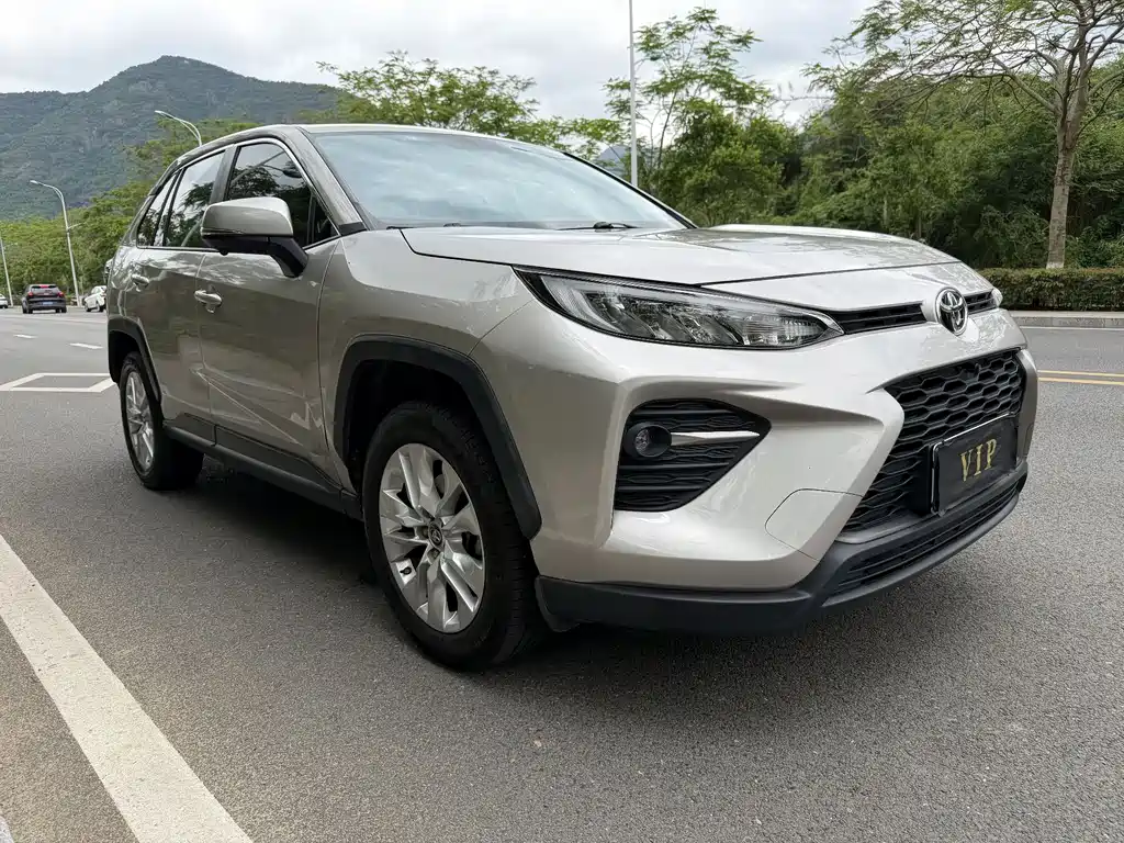 Toyota Wildlander 2022 — фото 3