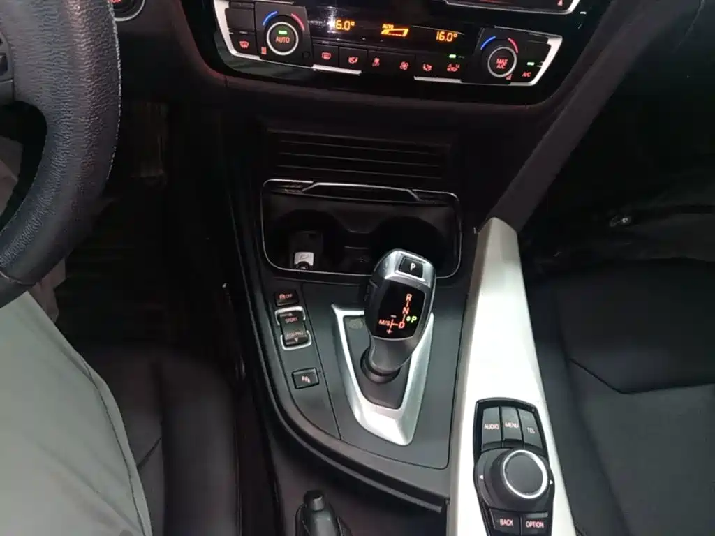 BMW 3 Series GT 2017 — фото 14