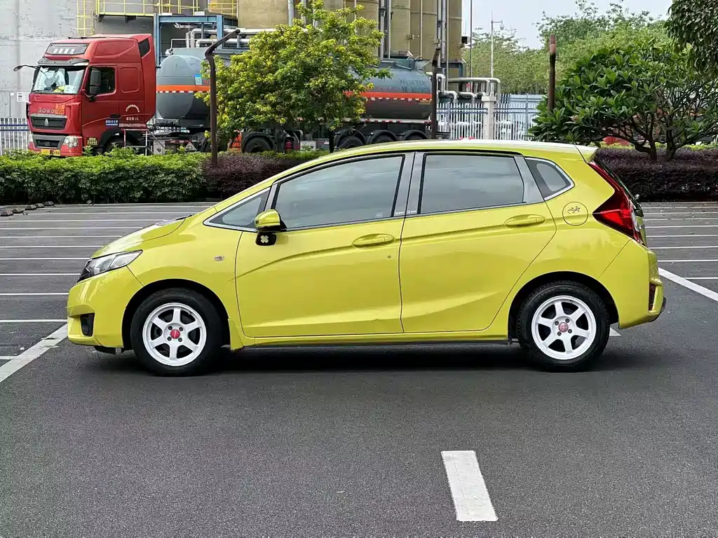 Honda Fit 2015 — фото 5