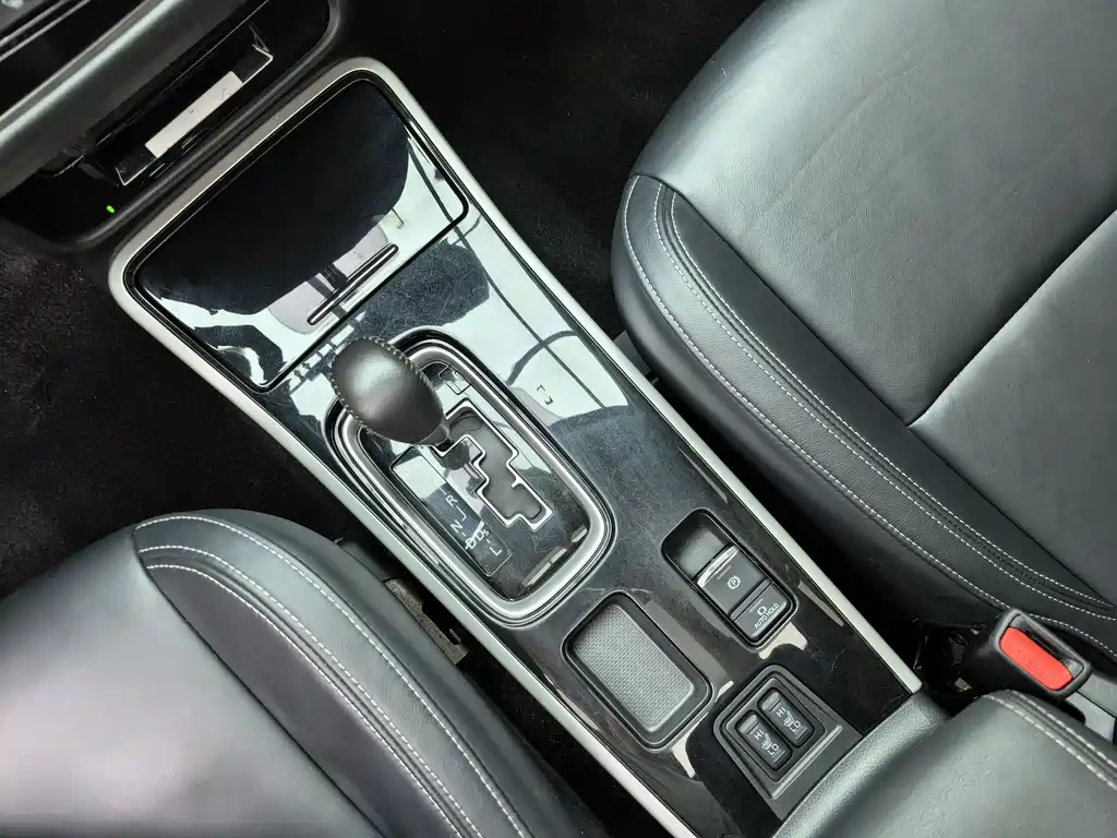Mitsubishi Outlander 2020 — фото 17