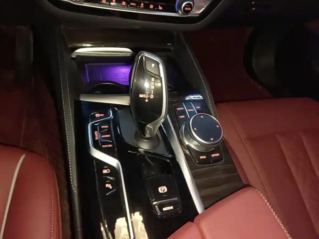 BMW 5 Series New Energy 2022 — фото 14