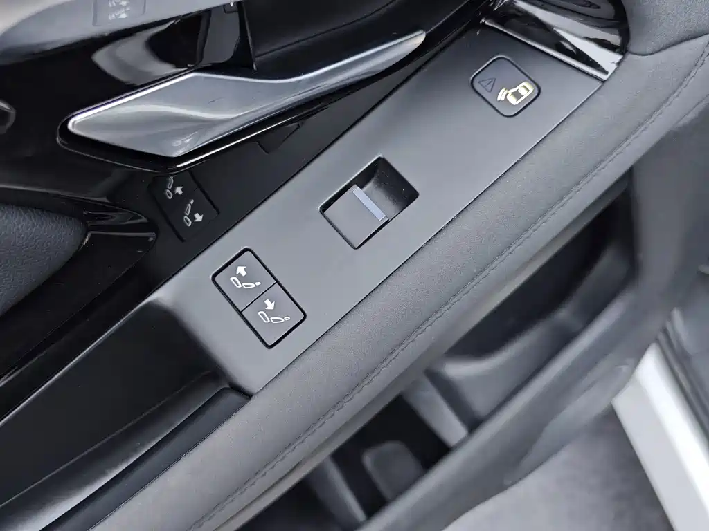 Land Rover Range Rover Evoque 2022 — фото 14