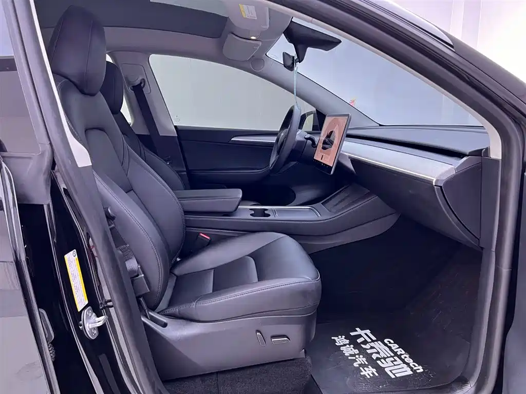 Tesla Model Y 2023 — фото 17