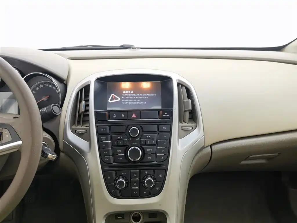 Buick Excelle 2013 — фото 12