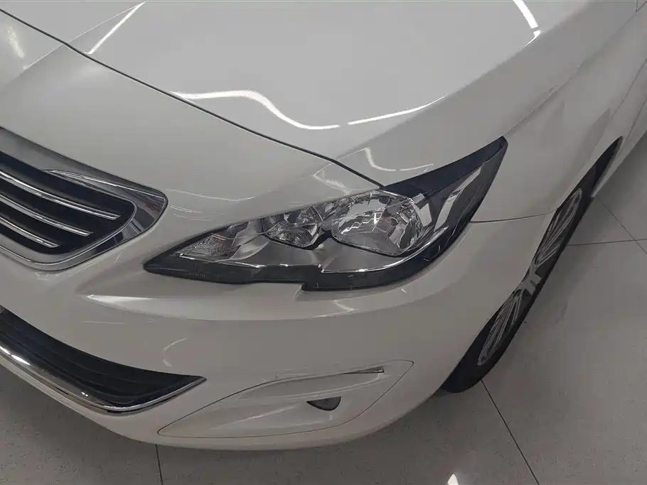 Peugeot 408 2016