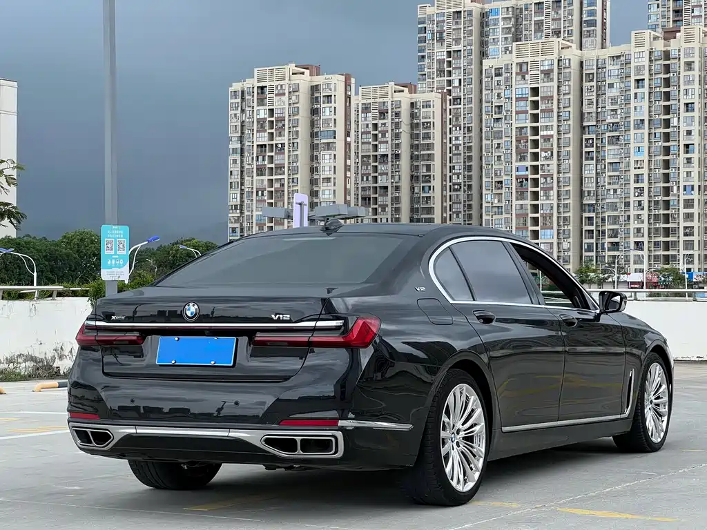 BMW 7 Series 2021 — фото 10