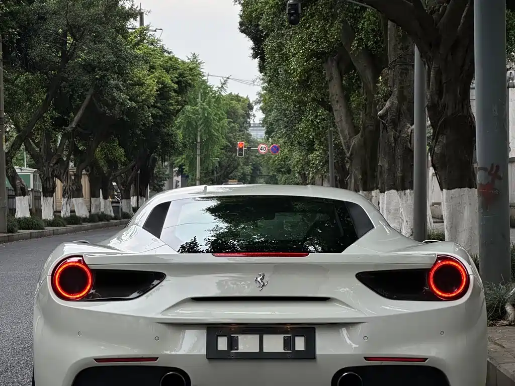 Ferrari 488 2016 — фото 18