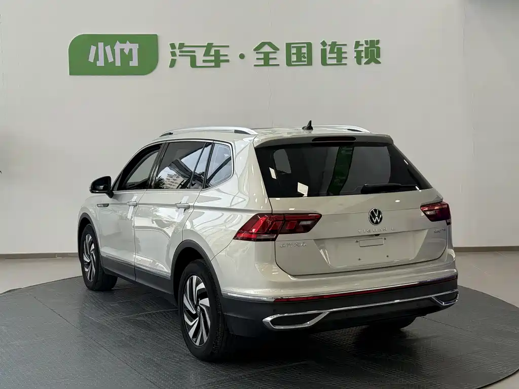Volkswagen Tiguan L 2023 — фото 7