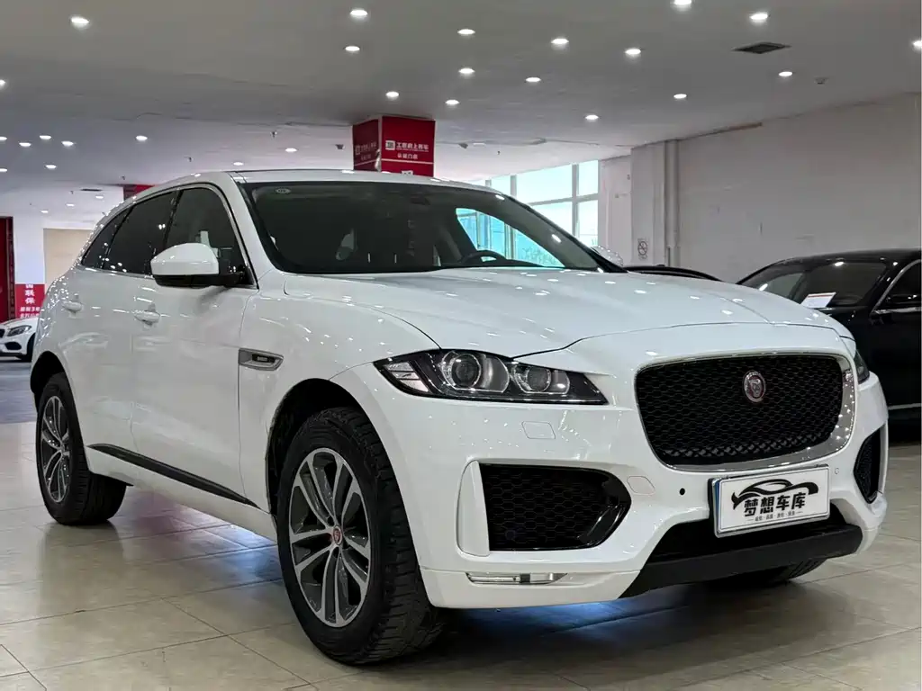 Jaguar F-PACE 2019
