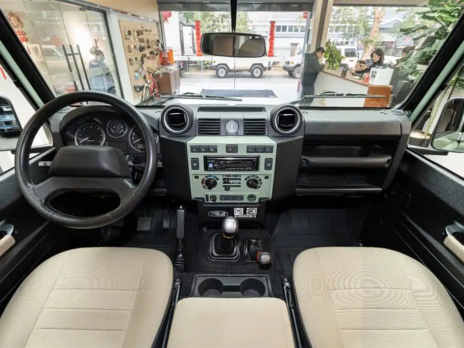 Land Rover Defender 2015 — фото 8