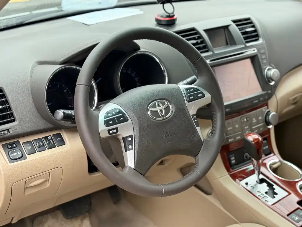 Toyota Highlander 2013 — фото 9