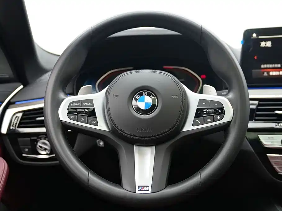 BMW 5 Series 2022 — фото 12