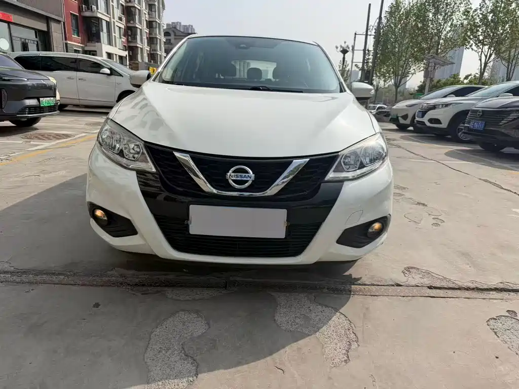 Nissan Tiida 2017 — фото 2