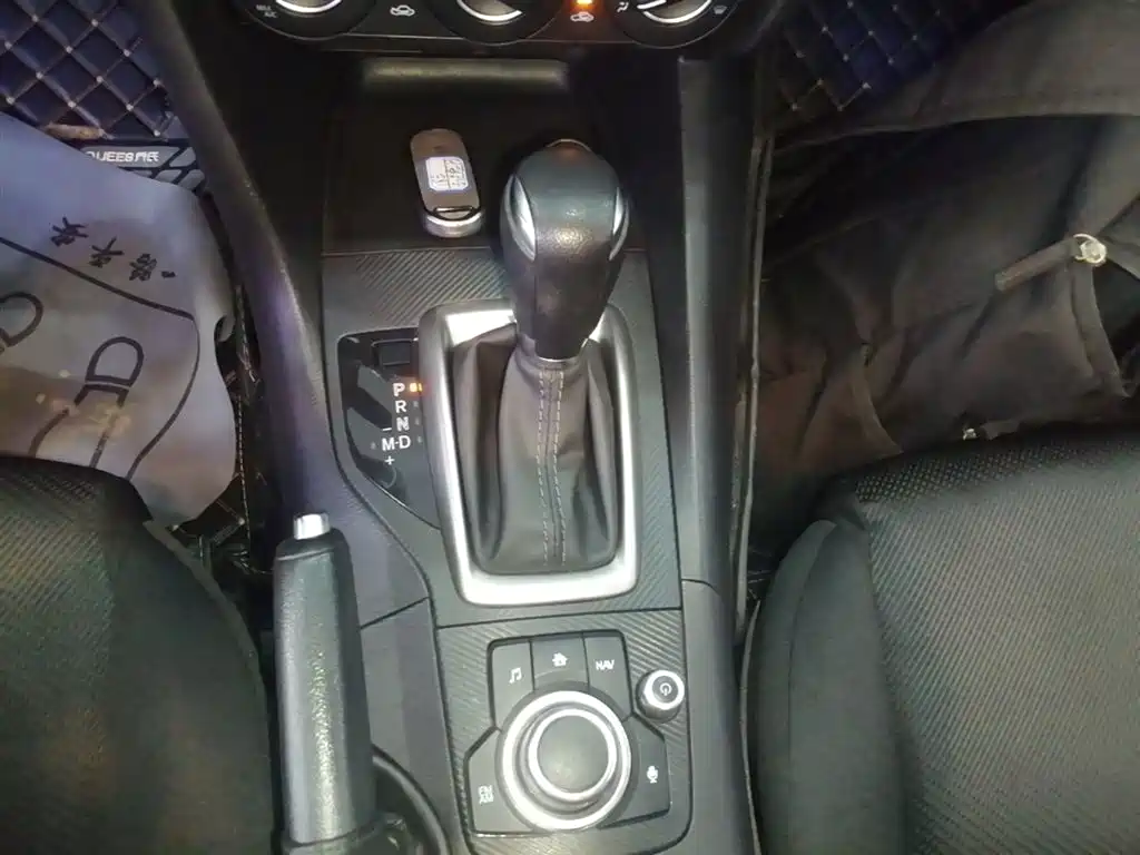 Mazda 3 Axela 2018 — фото 14