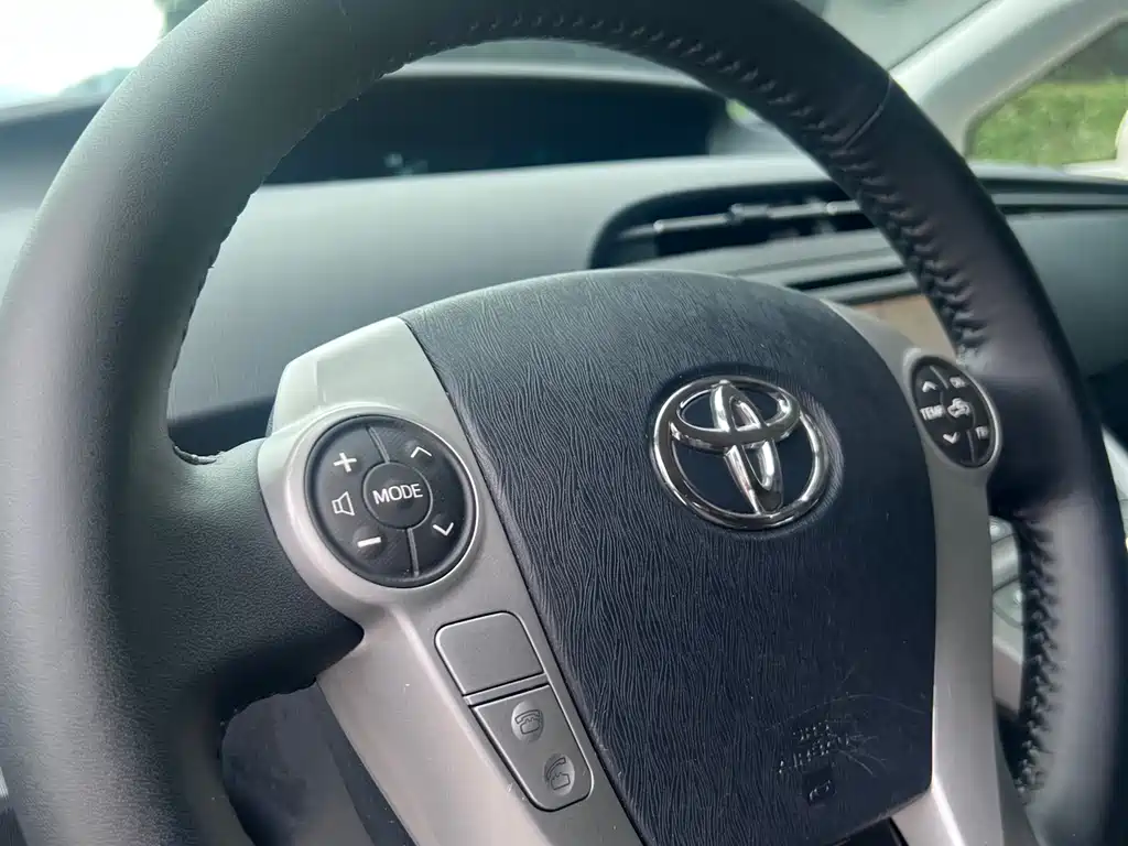 Toyota Prius 2013 — фото 11