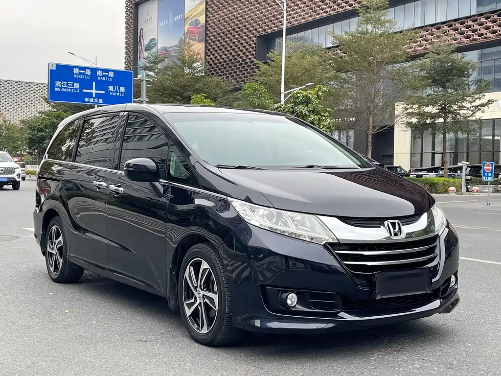 Honda Odyssey 2017 — фото 3