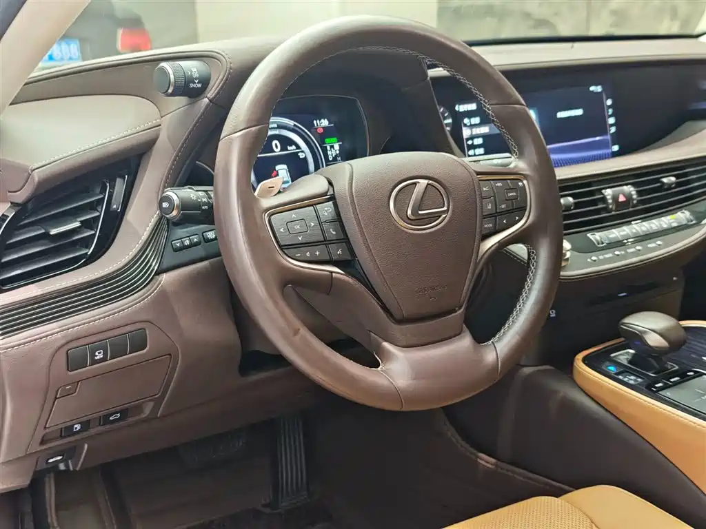 Lexus LS 2020