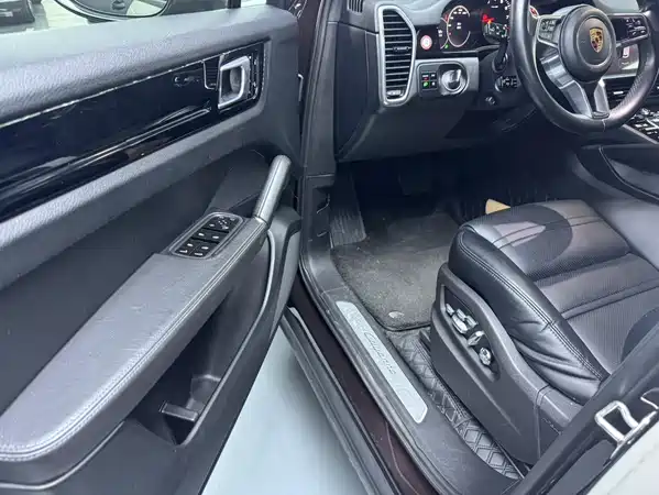 Porsche Cayenne 2019