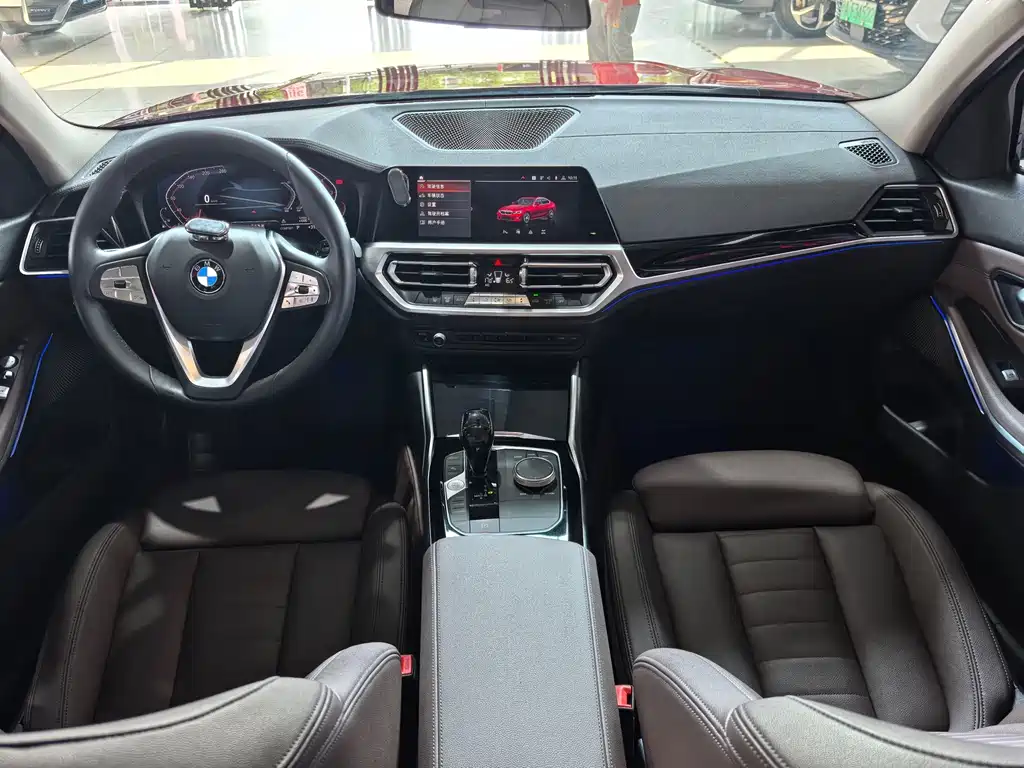 BMW 3 Series 2019 — фото 16