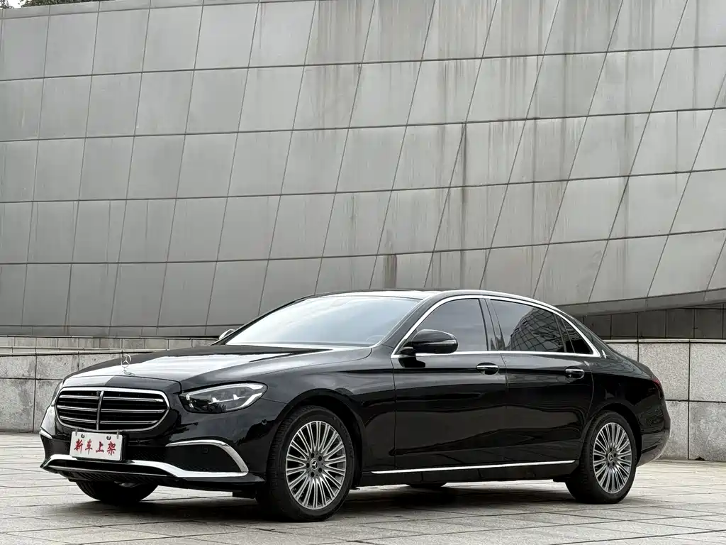 Mercedes-Benz E-Class 2022 — фото 1