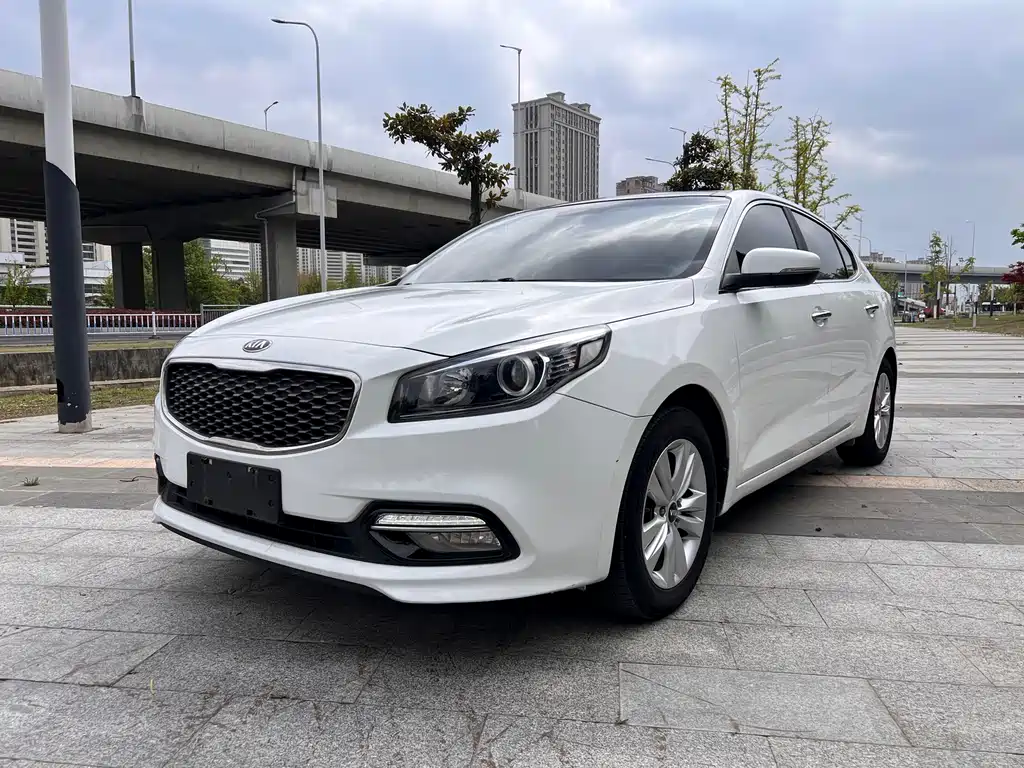 Kia K4 2015 — фото 1