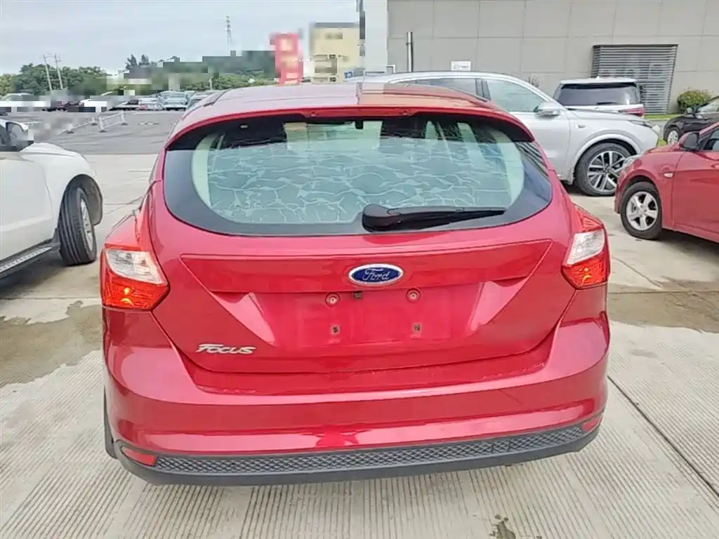 Ford Focus 2014 — фото 6