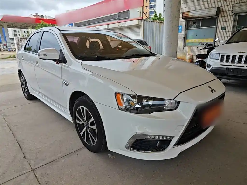 Mitsubishi Lancer EX 2015 — фото 4