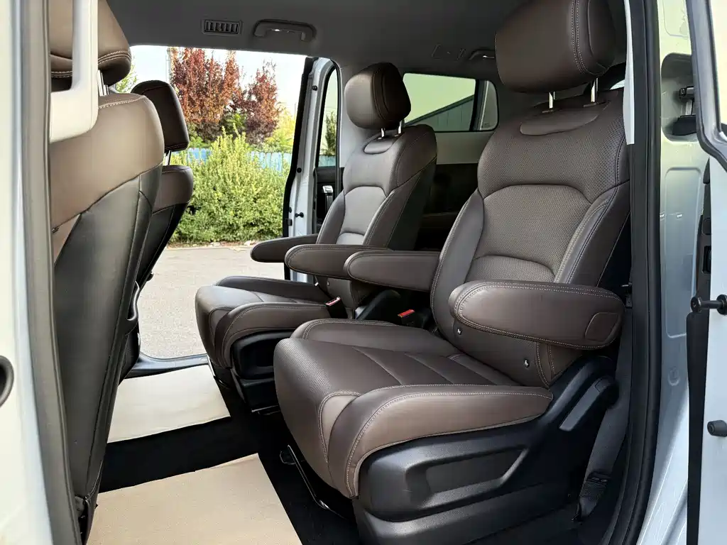 Wuling Starlight 730 New Energy 2025 — фото 12