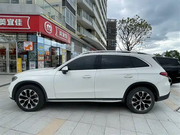 Mercedes-Benz GLC 2023