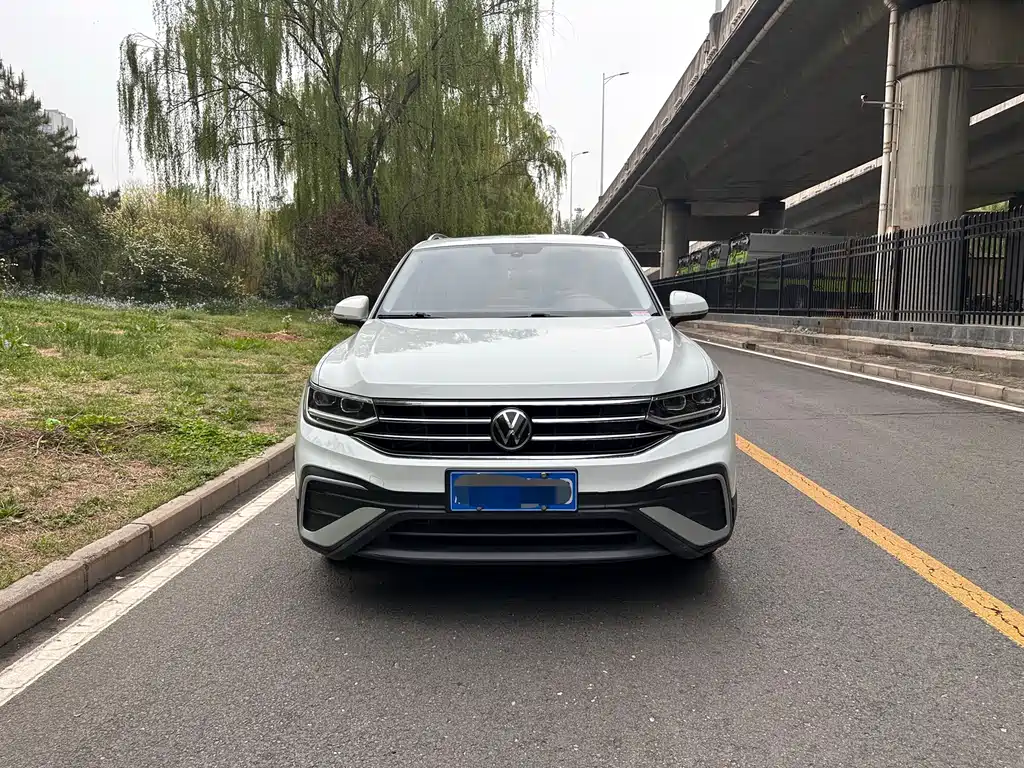 Volkswagen Tiguan L 2023 — фото 2