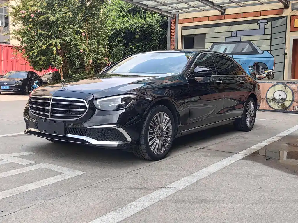 Mercedes-Benz E-Class 2023 — фото 1