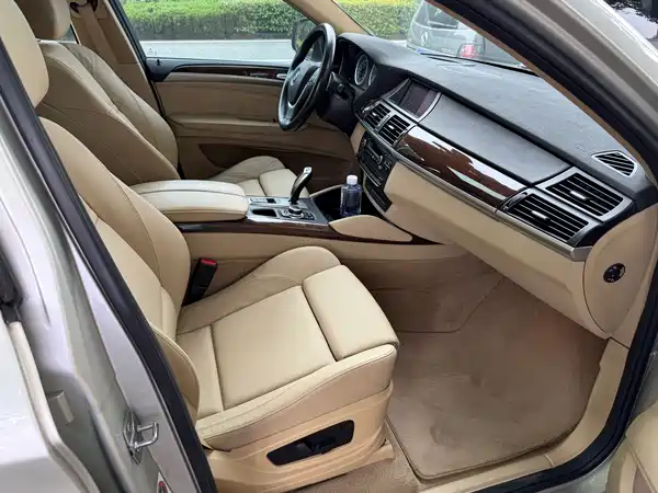 BMW X6 2011