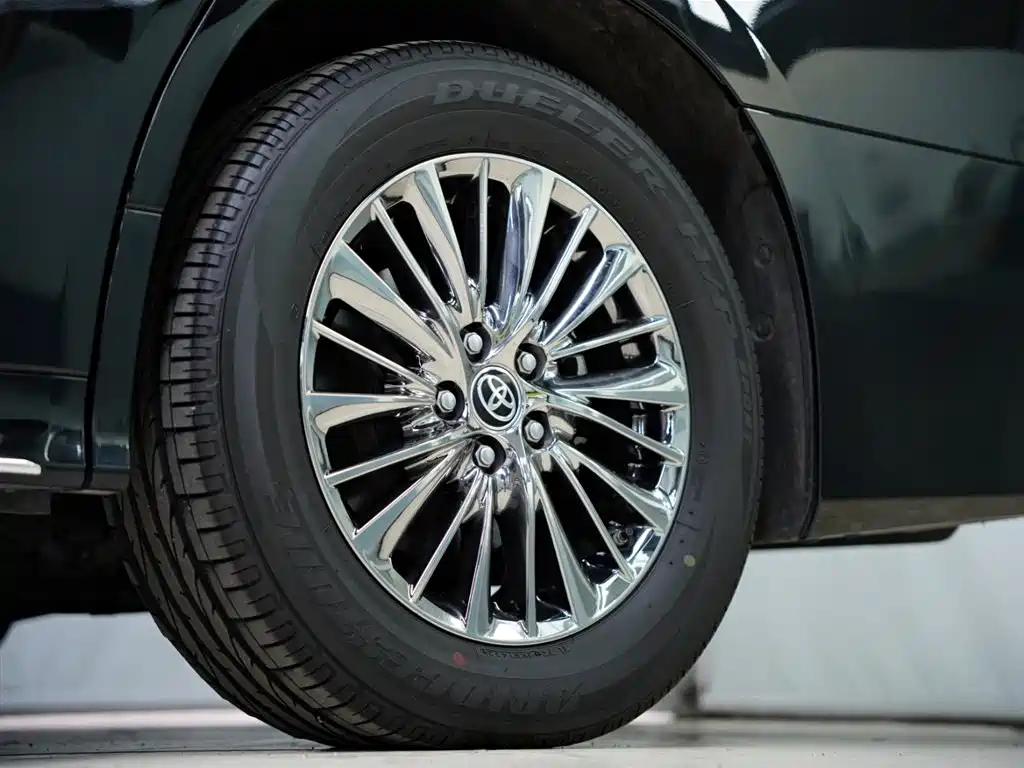 Toyota Alphard 2023 — фото 24