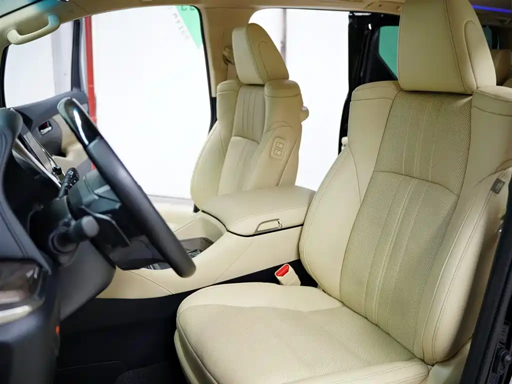Toyota Alphard 2023 — фото 26