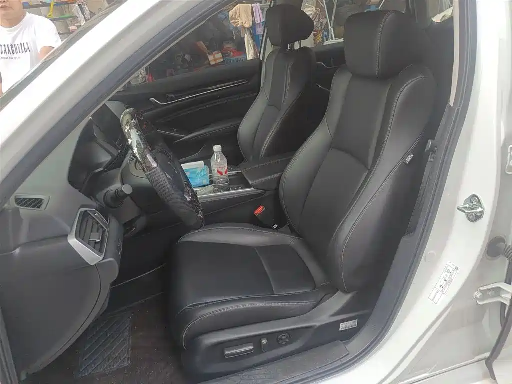 Honda Accord 2022 — фото 11