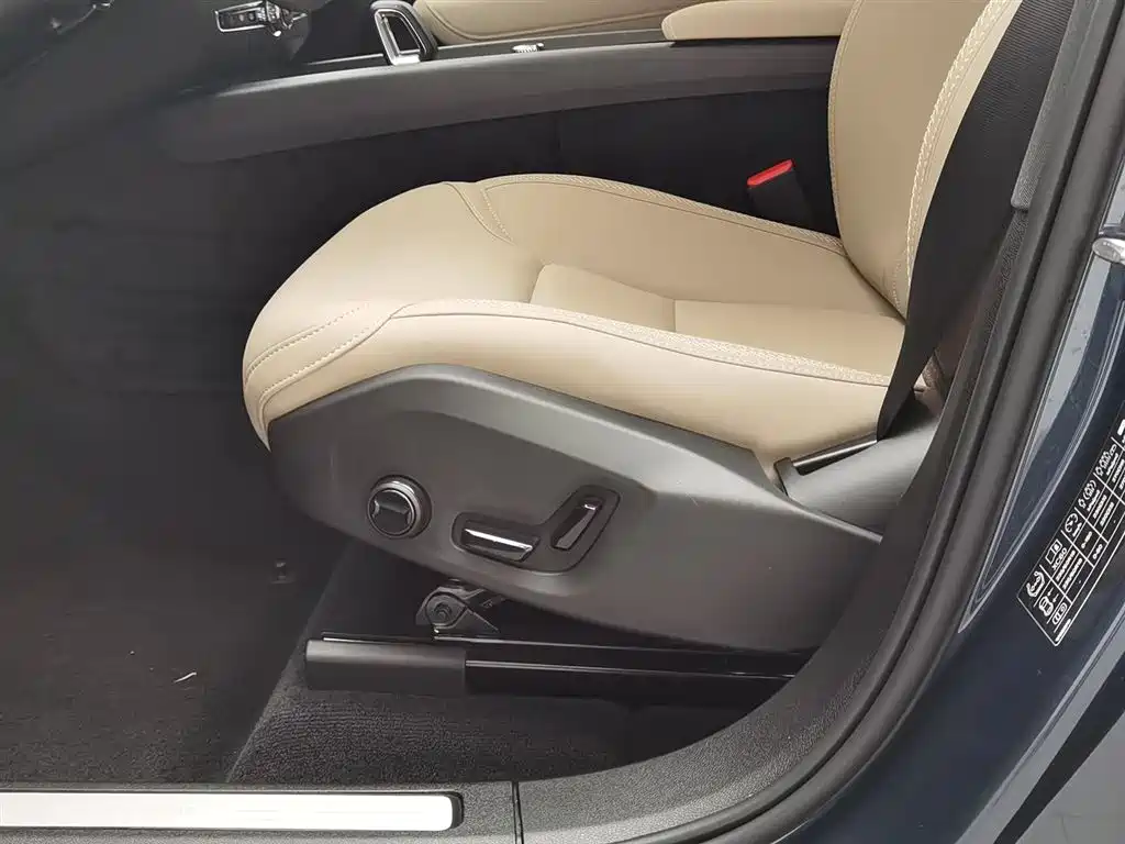 Volvo XC60 2025 — фото 20
