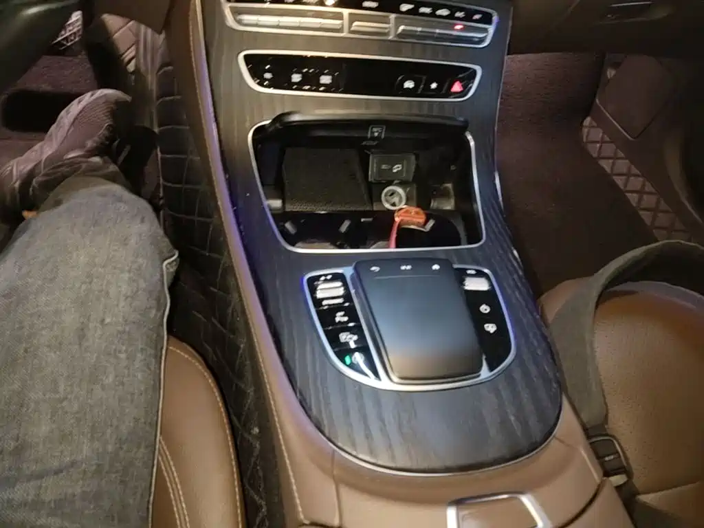 Mercedes-Benz E-Class 2021 — фото 14