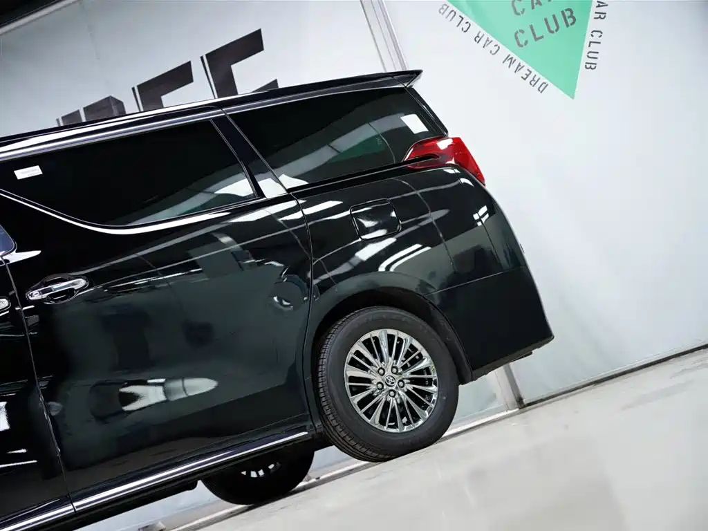 Toyota Alphard 2023 — фото 23