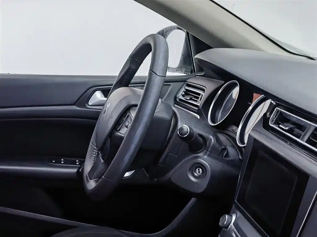 Peugeot 408 2016 — фото 22