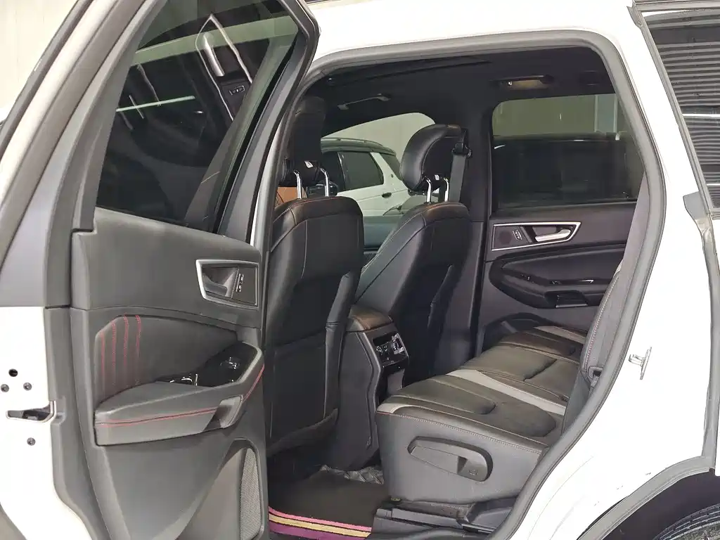 Ford Edge 2020 — фото 10