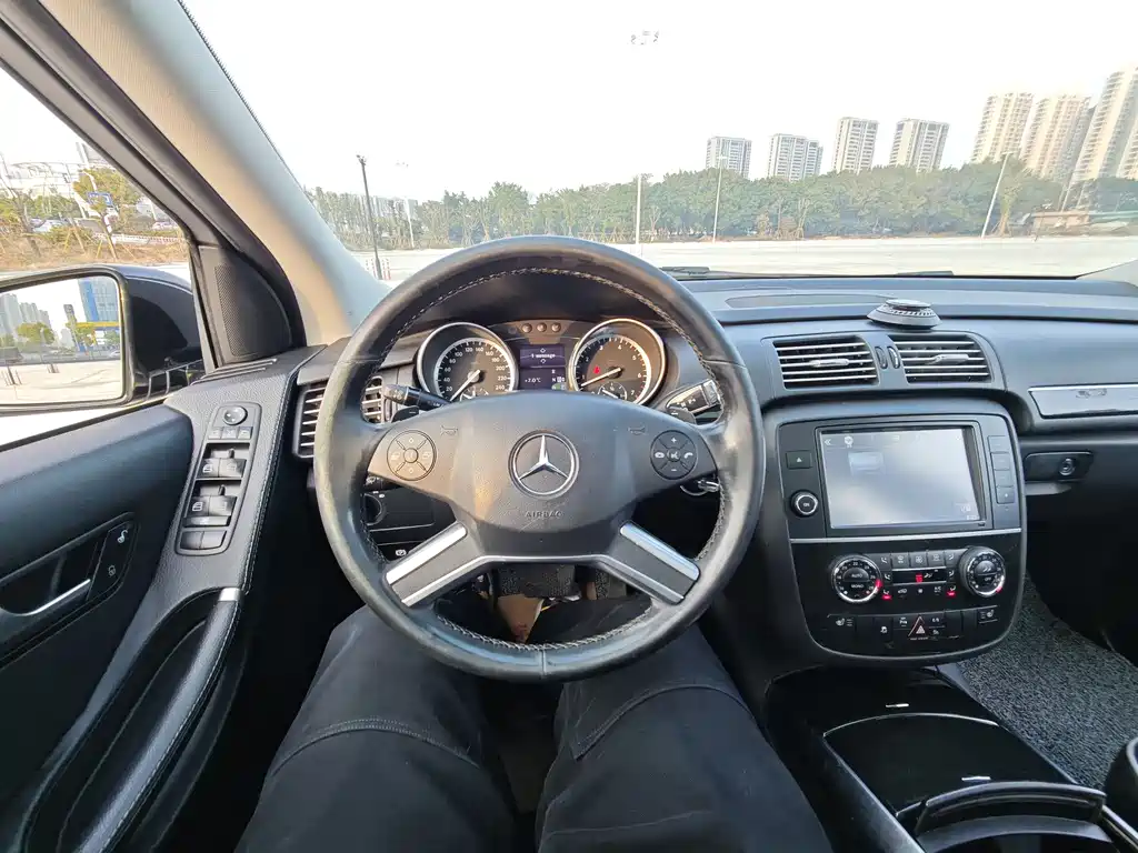 Mercedes-Benz R-Class 2017 — фото 9