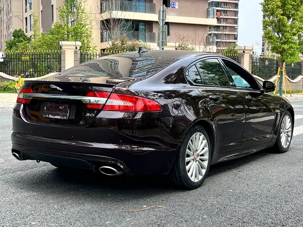Jaguar XF 2015 — фото 5